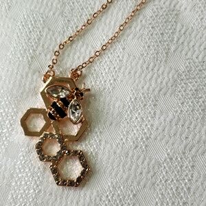 Rose gold honeycomb with bee necklace‎